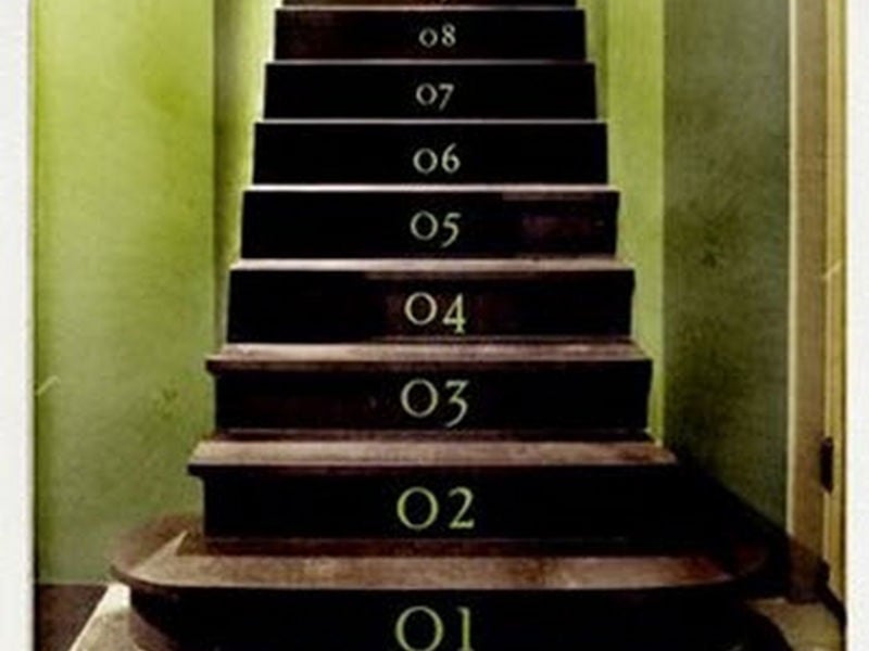 Vì sao cầu thang nhà ai cũng xây bậc theo số lẻ?
