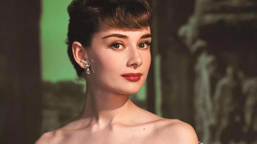 Biểu tượng sắc đẹp vượt thời gian Audrey Hepburn dùng loại củ có nhiều ở Việt Nam này để làm trắng da