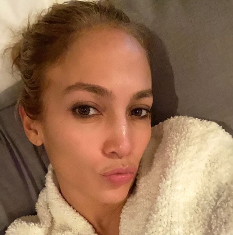 Jennifer Lopez tiết lộ các bước làm đẹp cơ bản để giữ được vẻ trẻ trung dù đã hơn 50