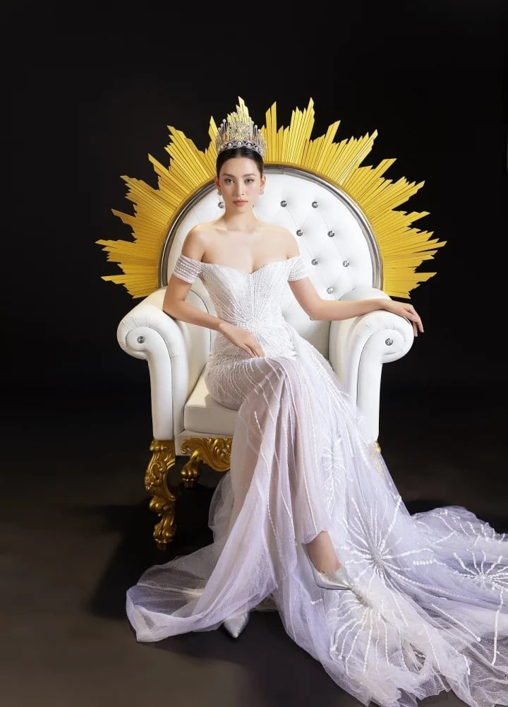 Kỷ niệm 5 năm đăng quang, Hoa hậu Tiểu Vy khoe sự thăng hạng vẻ đẹp ngàn năm có một