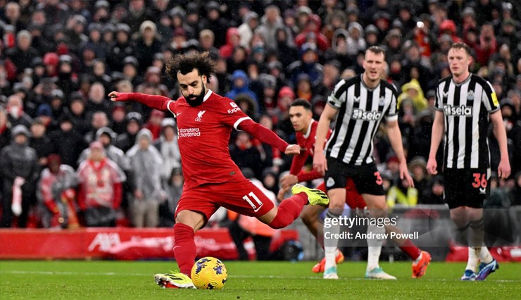 Video bóng đá Liverpool – Newcastle: 6 bàn mãn nhãn, Salah chói sáng (Ngoại hạng Anh)