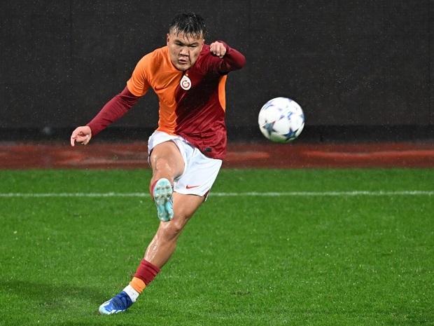 Đội tuyển Việt Nam chạm trán hàng loạt ngôi sao châu Âu trước Asian Cup